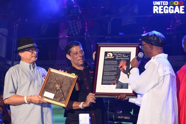 Beres Hammond being honored for his over 30 years in the business © Steve James