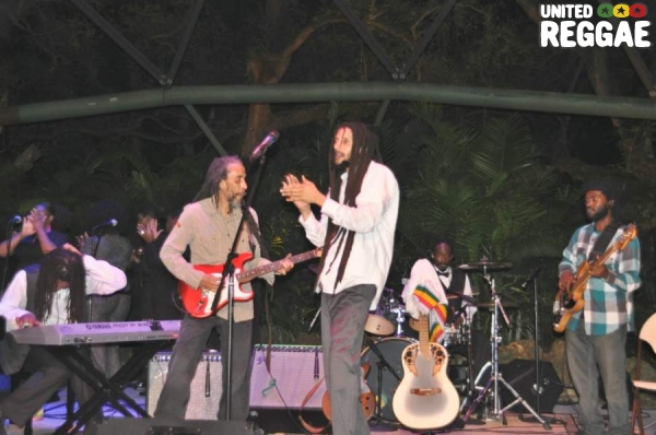 Julian Marley and band © Gail Zucker